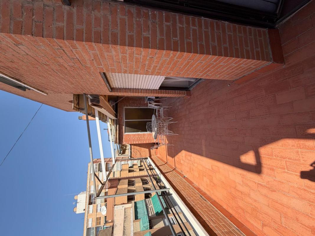 Продажа дуплекса на Dúplex en Calle Maestro Ramón Gorgé, 11, Plaza de Toros - Avenida Chapí - Trinquete, Elda, Эльда photo 5