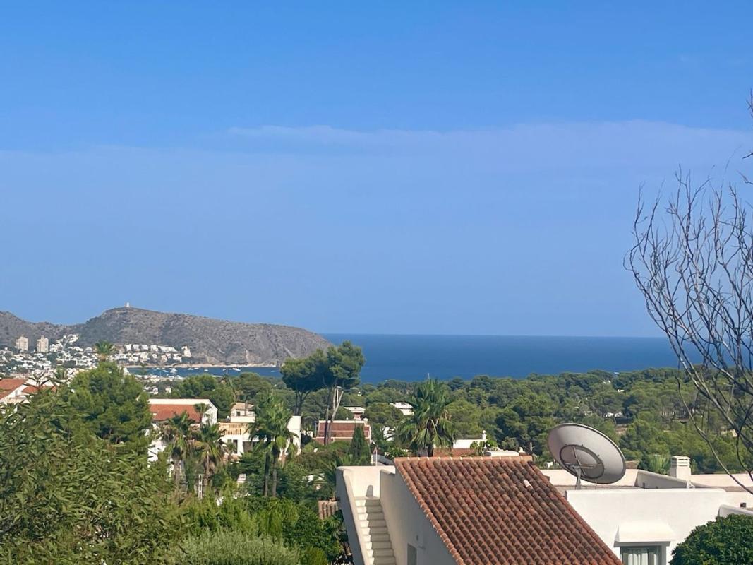 Terreno en venta en Moraira, Alicante photo 1