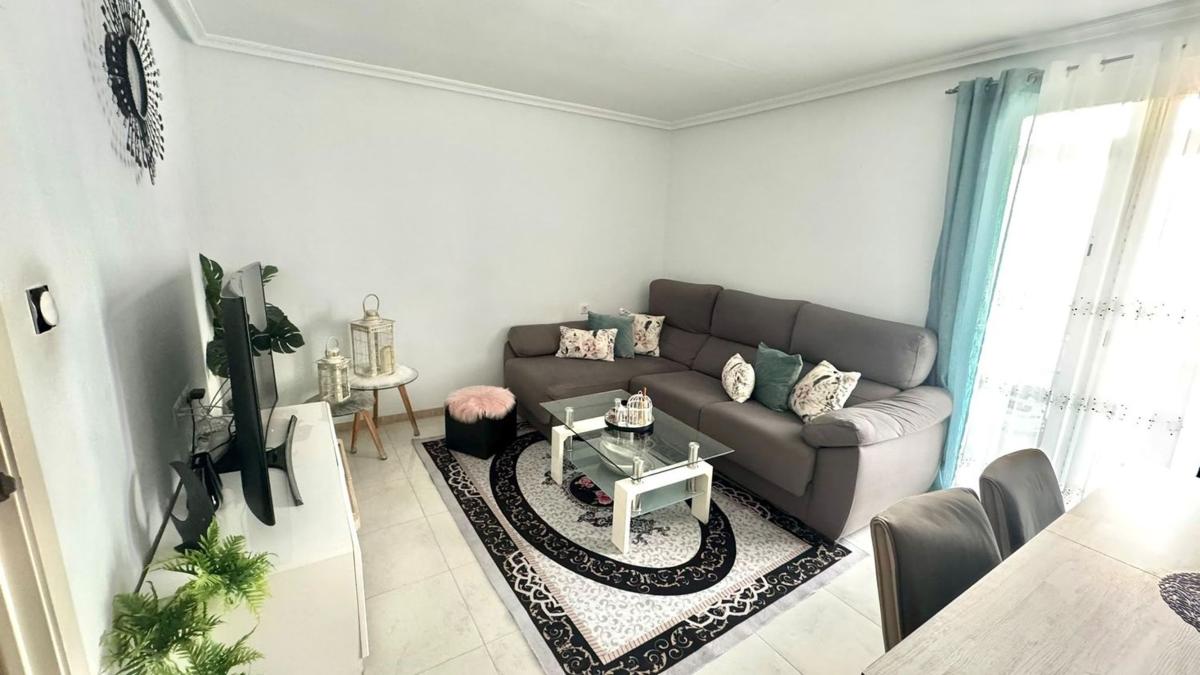 Sale of apartment in Piso en Calle Pintor Pérez Pizarro, Virgen del Remedio - Parque lo Morant, Alicante / Alacant, Alicante
photo 1