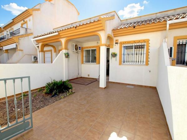 Chalet adosado en Calle Francisco García Girona, Daya Nueva photo 1