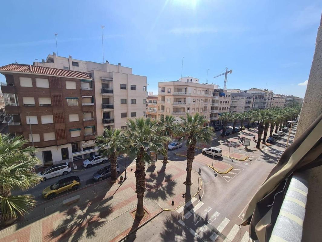 Sale of apartment in Piso en Avenida de Cervantes, 66, Zona Pueblo, Guardamar del Segura, Guardamar del Segura
photo 5