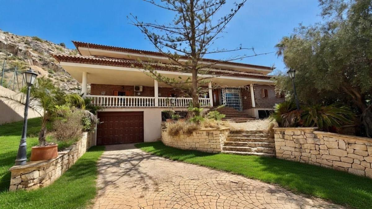 Propiedades en venta y alquiler en España photo 1