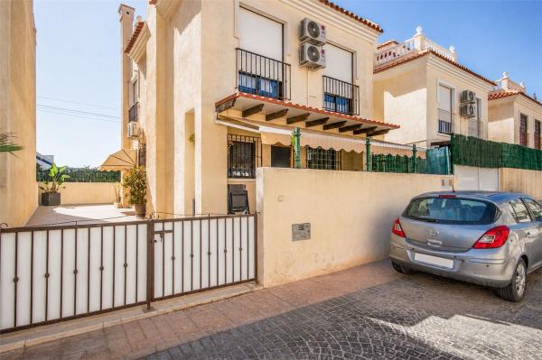 Casa o chalet independiente en Avenida D'Escandinàvia, Gran Vista-Olivo de Oro, Gran Alacant thumbnail 1