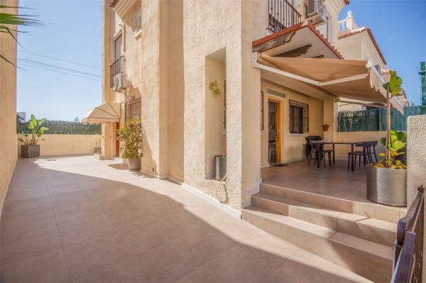 Casa o chalet independiente en Avenida D'Escandinàvia, Gran Vista-Olivo de Oro, Gran Alacant thumbnail 2