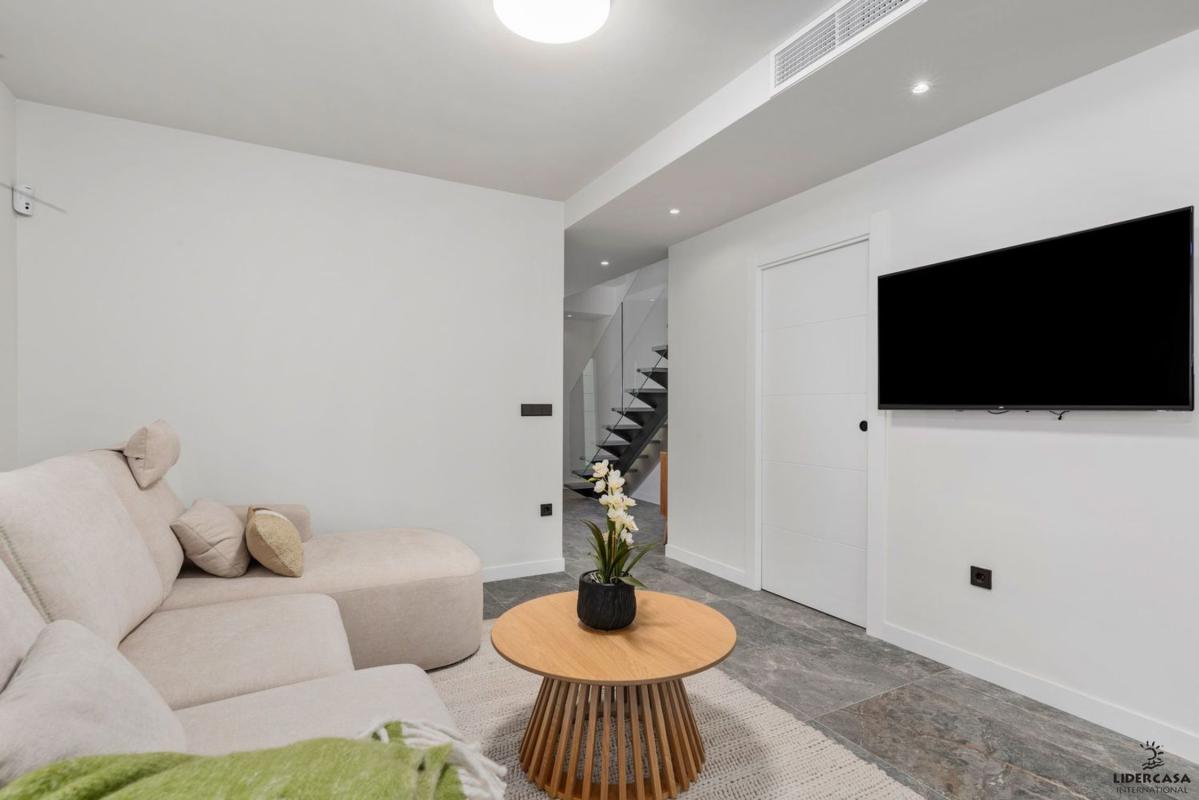 Properties for sale and rent in Spain photo 5