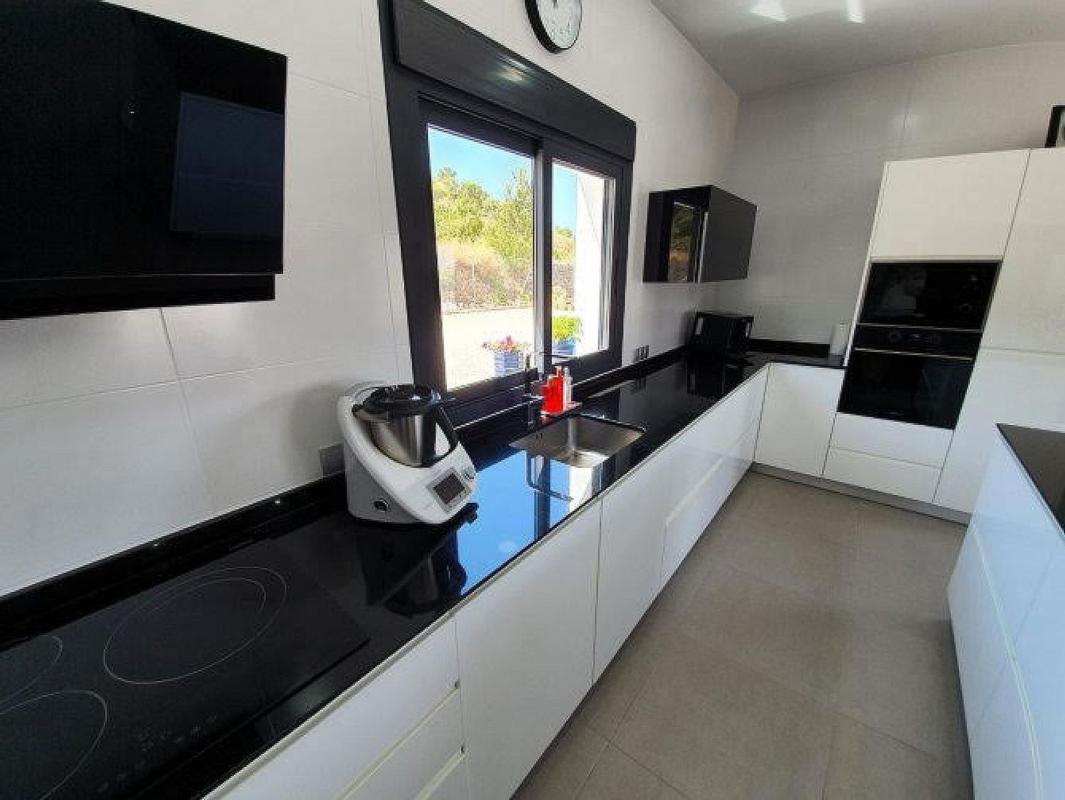 Продажа отдельного шале в  Casa o chalet en Hondón de las Nieves, Хондон-де-лас-Ньевес photo 4