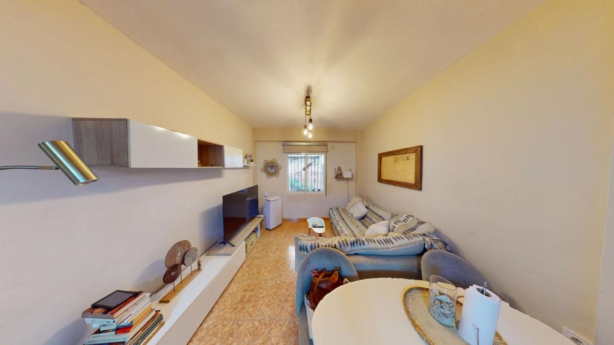 Продажа квартиры на Piso en Maestro Luis Torregrosa, Plà del Bon Repòs-La Goteta, Alicante / Alacant, Аликанте / Алакант
 photo 2