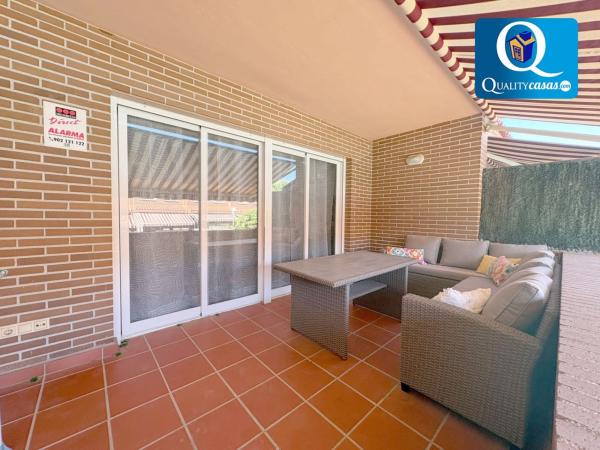 Частный шале на продаже в Casa o chalet en Los Girasoles, San Vicente del Raspeig, Сан-Висенте-дель-Распейг thumbnail 1
