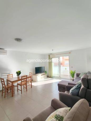 Venta de piso en Piso en Paseo de la Castellana, Pueblo Poniente, Benidorm, Benidorm
thumbnail 3