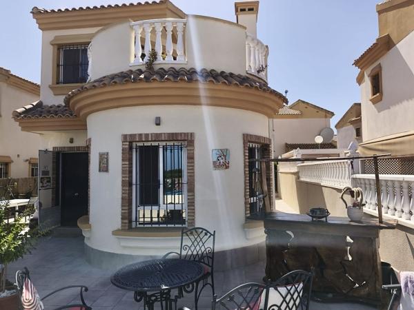 Частный шале на продаже в  Casa o chalet en Urbanizaciones, Guardamar del Segura, Гуардамар-дель-Сегура photo 2