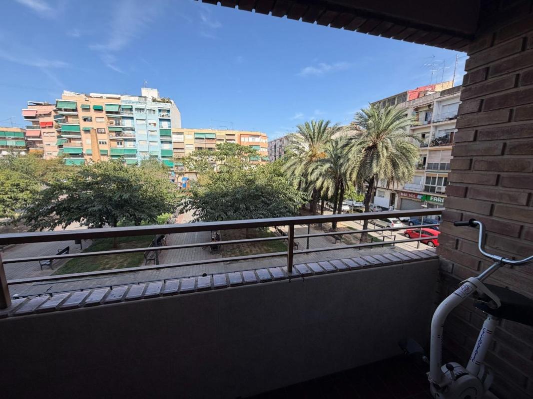 Sale of apartment in Piso en Carolinas Altas, Alicante / Alacant, Alicante
 photo 3
