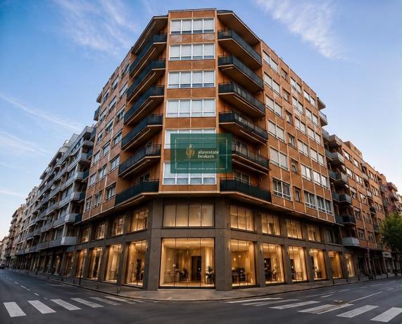 Building Residential of 120m2 for sale in Alicante photo