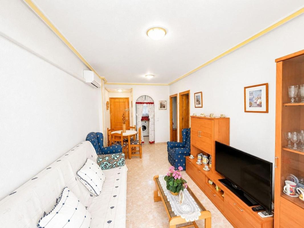 Venta de piso en Piso en Calle la Calera, 12, Antonio Machado, Torrevieja, Torrevieja
 photo 2