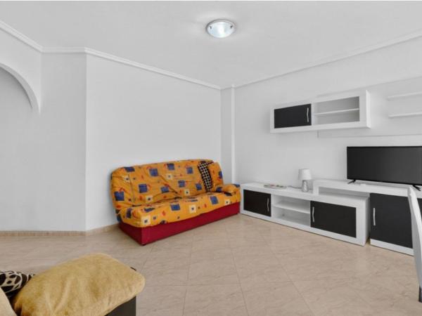 Apartment for sale in Piso en Avenida Habaneras - Curva de Palangre, Torrevieja, Torrevieja thumbnail 3