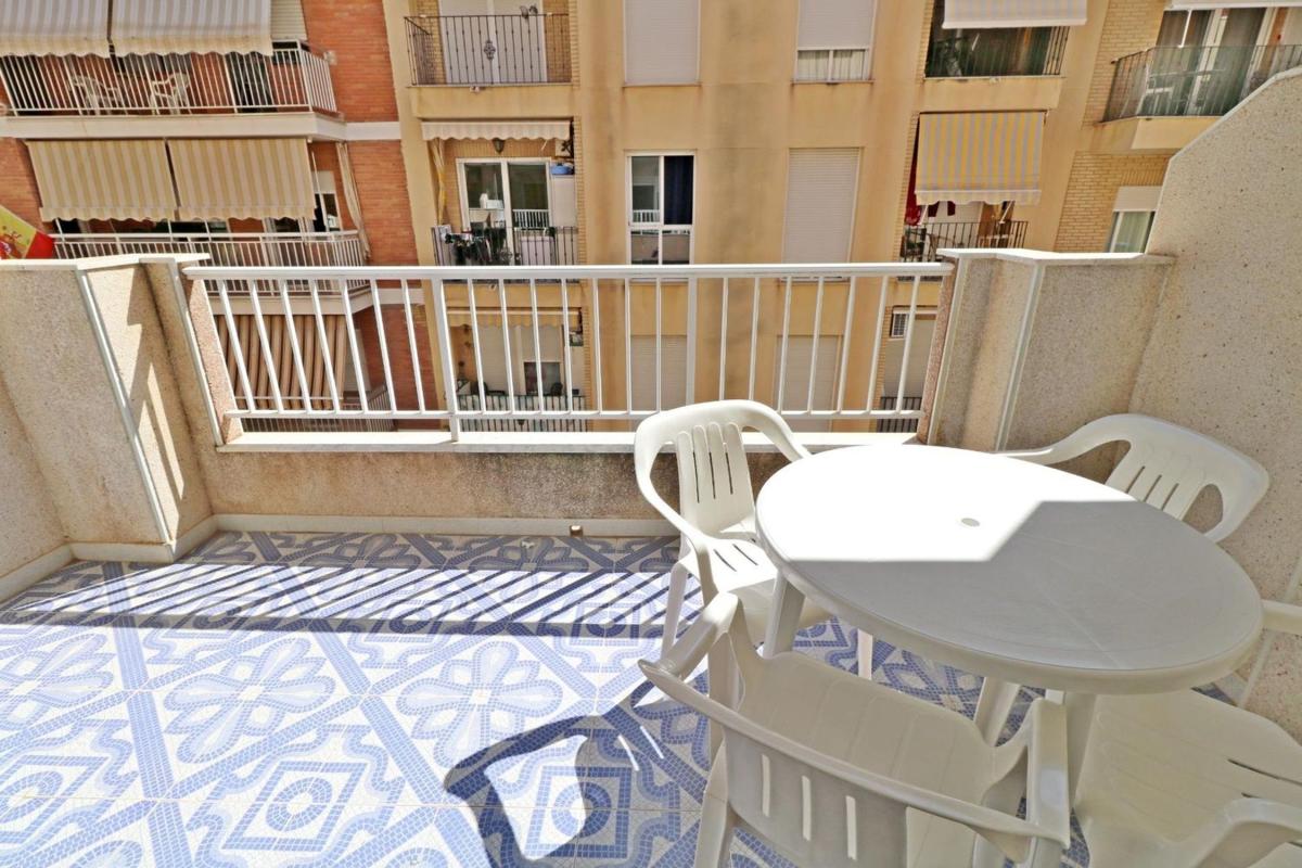 Sale of apartment in Piso en Calle Radio Murcia, Las Piscinas Naturales, Torrevieja, Torrevieja
 photo 2