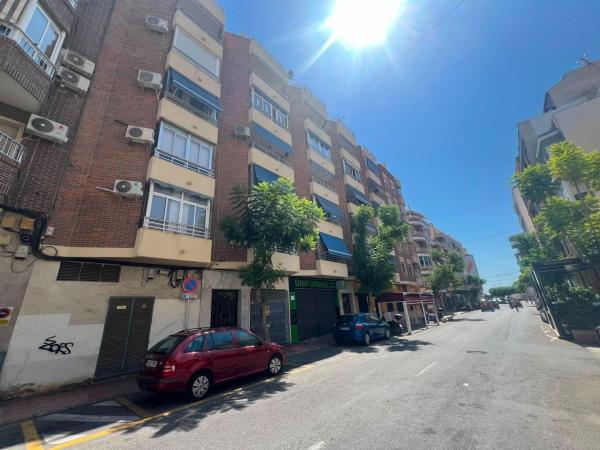 Продажа квартиры на Piso en Puerto Deportivo, Torrevieja, Торревьеха
thumbnail 2