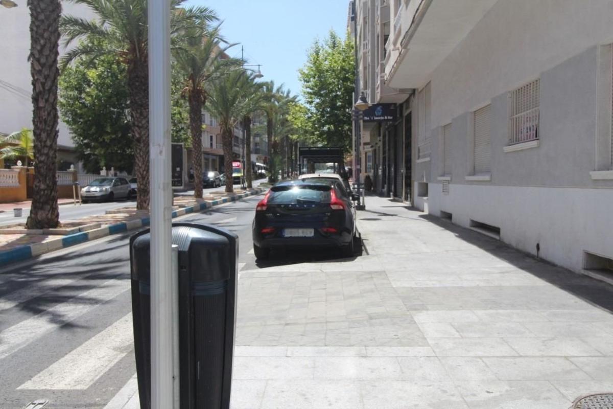 Sale of apartment in Piso en Avenida de las Habaneras, Avenida Habaneras - Curva de Palangre, Torrevieja, Torrevieja
photo 3