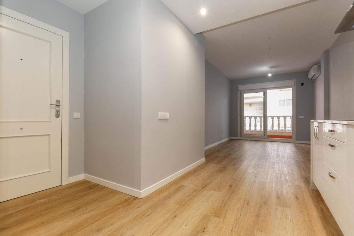 Venta de piso en Piso en Gaspar Perrelló, Torrevieja, Torrevieja
 photo 5