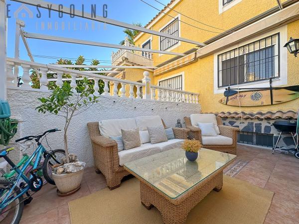 Chalet adosado en Avenida de Polonia, Monte y Mar, Gran Alacant thumbnail 1