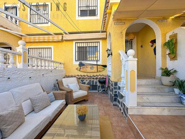 Chalet adosado en Avenida de Polonia, Monte y Mar, Gran Alacant thumbnail 2