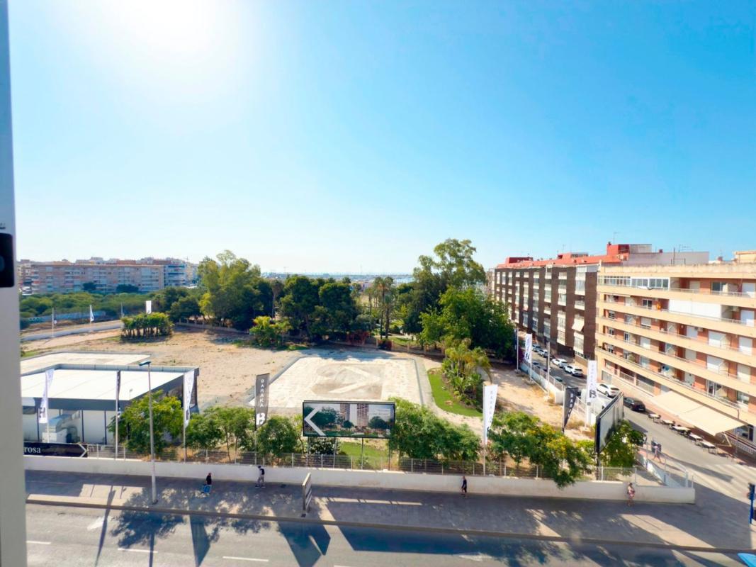 Venta de piso en Piso en El Acequión, Torrevieja, Torrevieja
photo 2