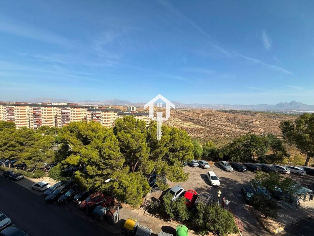 Продажа квартиры на Piso en Pintor Pedro Camacho, Ciudad Elegida, Alicante / Alacant, Аликанте / Алакант
 photo 5