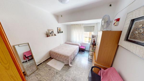 Sale of flat in Piso en Calle Alférez Díaz Sanchis, Campoamor, Alicante / Alacant, Alicante
thumbnail 3
