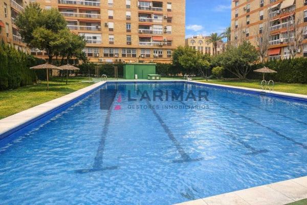 Venta de piso en Piso en Calle Metge Pedro Herrero, Alipark, Alicante / Alacant, Alicante / Alacant
 photo 1