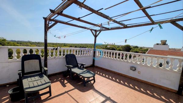 Частный шале на продаже в  Casa o chalet en La Siesta - El Salado - Torreta, Torrevieja, Торревьеха photo 4