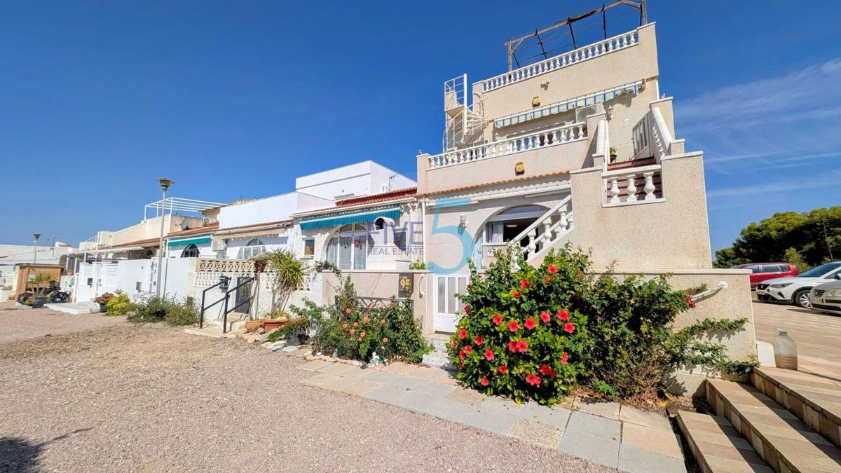 Продажа отдельного шале в  Casa o chalet en La Siesta - El Salado - Torreta, Torrevieja, Торревьеха photo 5