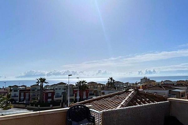 Ático en venta en  Ático en Avenida de la Mancha, 22, Aguas Nuevas, Torrevieja, Torrevieja photo 2