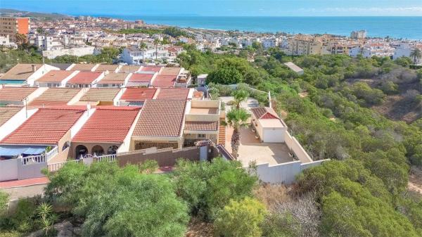 Chalet adosado en Calle Minerva, Torreblanca, Torrevieja photo 1