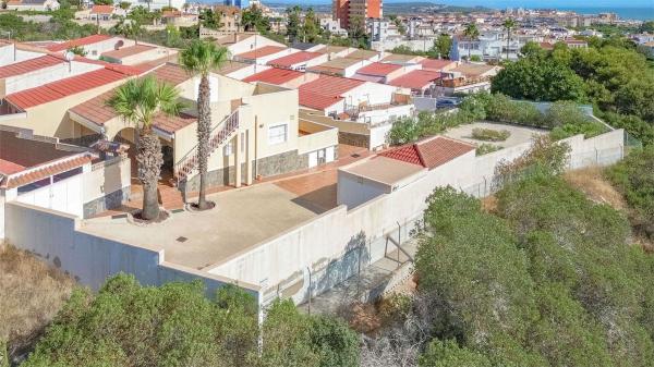 Chalet adosado en Calle Minerva, Torreblanca, Torrevieja photo 2