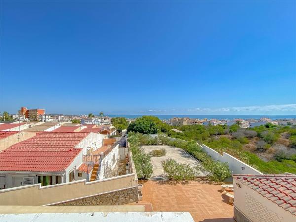 Chalet adosado en Calle Minerva, Torreblanca, Torrevieja photo 3