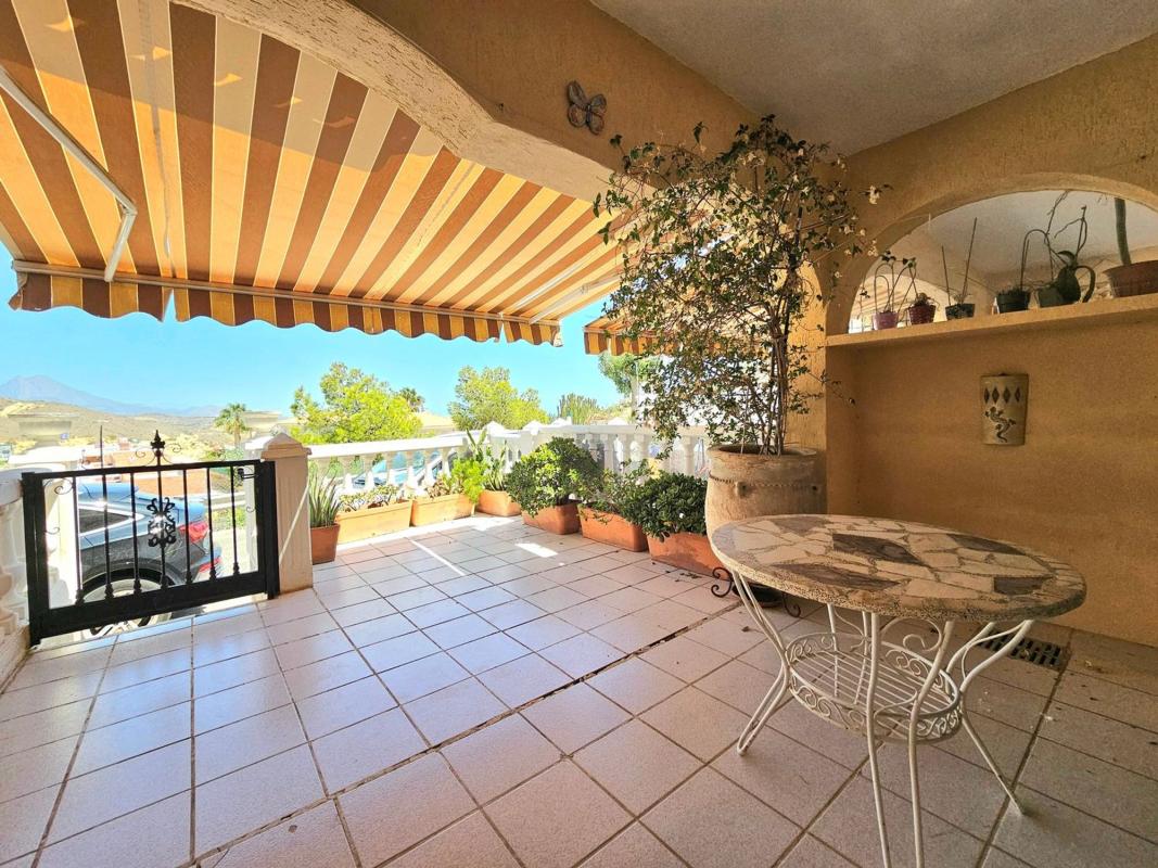 Продажа таунхауса в  Chalet adosado en Calle d'Oriola, 2, Pueblo Acantilado - Lanuza, El Campello , Эль Кампельо photo 2