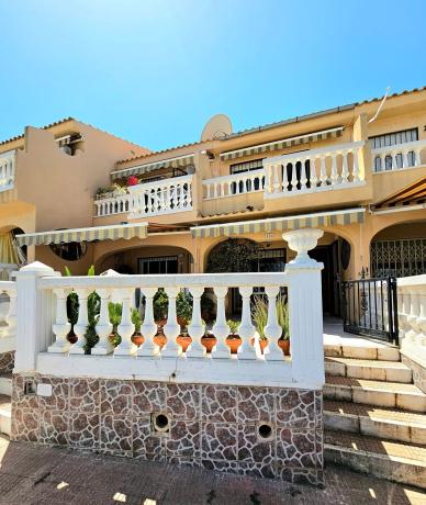 Chalet adosado en Calle d'Oriola, 2, Pueblo Acantilado - Lanuza, El Campello photo 3