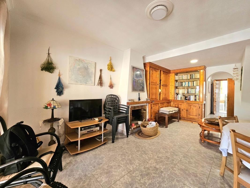 Продажа таунхауса в  Chalet adosado en Calle d'Oriola, 2, Pueblo Acantilado - Lanuza, El Campello , Эль Кампельо photo 5