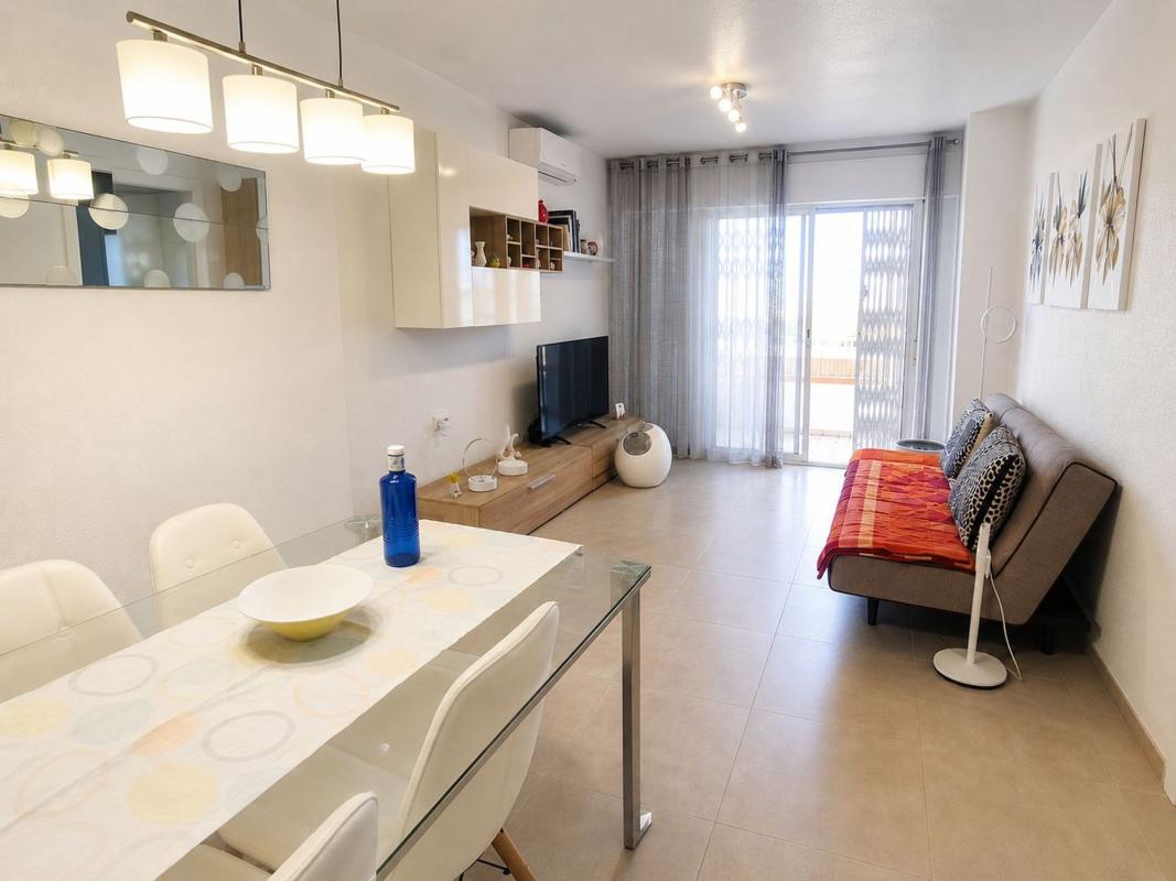 Venta de piso en Piso en Calle Arrecife, 11, Punta Prima, Torrevieja, Torrevieja
photo 2