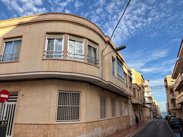 Sprzedaż mieszkania w Piso en Calle Ausiàs March s/n, Zona Pueblo, Guardamar del Segura, Guardamar del Segura
thumbnail 1