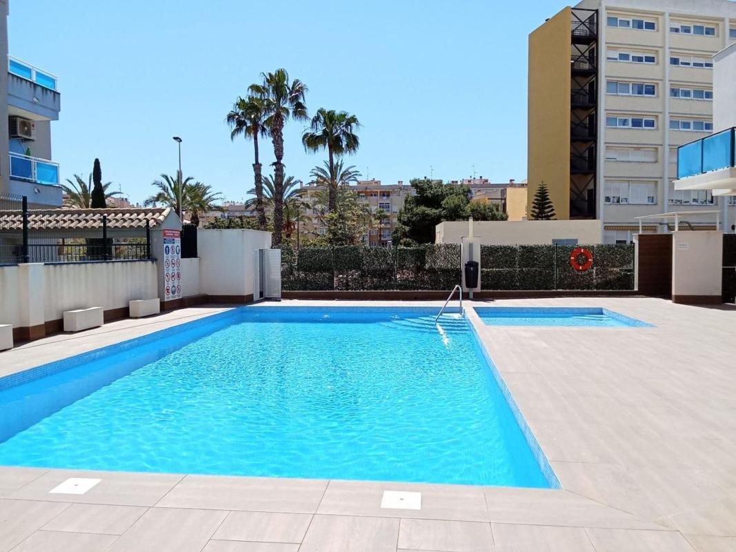 Sprzedaż mieszkania w Piso en Avenida Habaneras - Curva de Palangre, Torrevieja, Torrevieja
photo 2