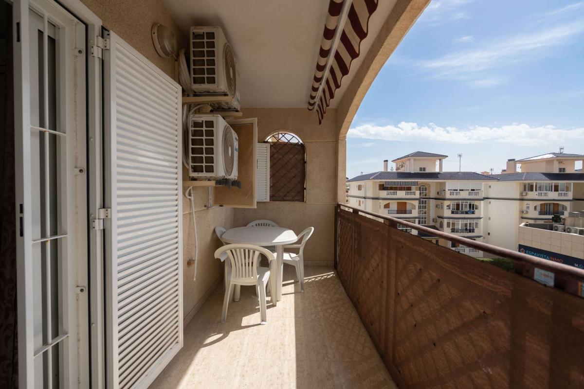 Sale of apartment in Piso en Avenida Bélgica, Cañada del Molino, Torrevieja, Torrevieja
photo 2