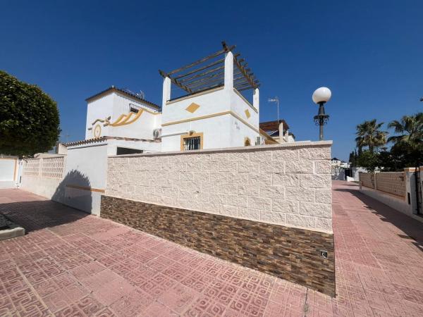 Chalet pareado en Calle la Sagra, Los Balcones - Los Altos del Edén, Torrevieja photo 4