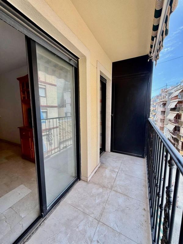 Sprzedaż mieszkania w Piso en Centro Urbano, Benidorm, Benidorm
photo 3