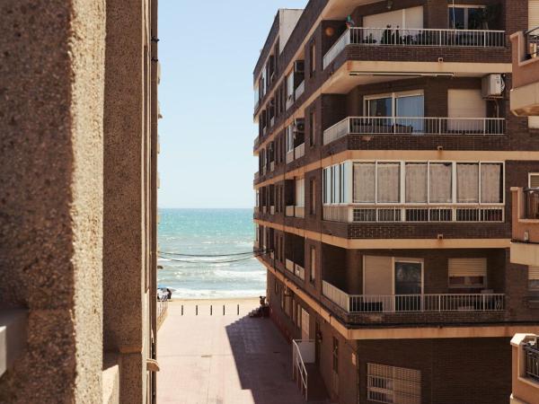 Venta de piso en Piso en Calle Nuestra Señora del Rosario, Gaspar Perrelló, Torrevieja, Torrevieja
 photo 1