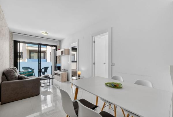 Sale of flat in Piso en Calle Maestro Francisco Casanovas s/n, Antonio Machado, Torrevieja, Torrevieja
thumbnail 2
