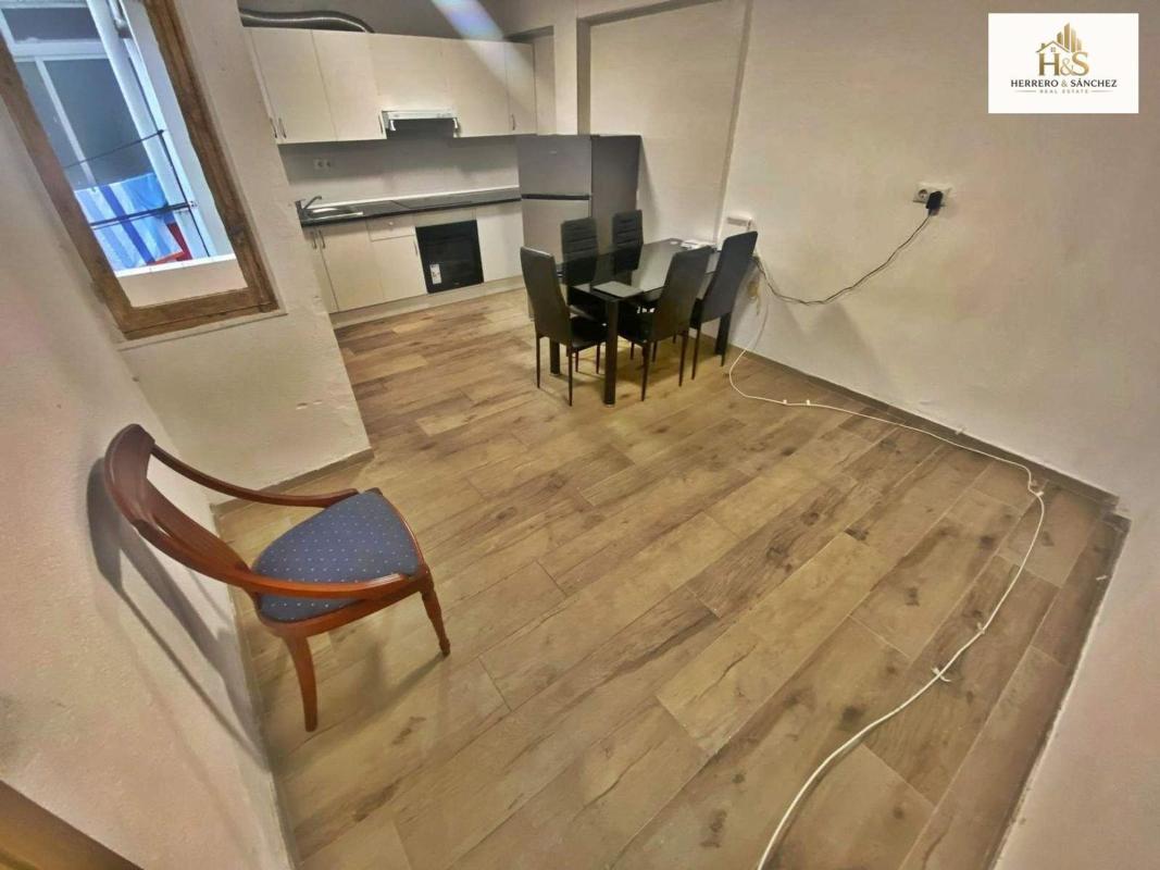 Продажа квартиры на Piso en Calle Alonso Cano, Carolinas Altas, Alicante / Alacant, Аликанте / Алакант
photo 2
