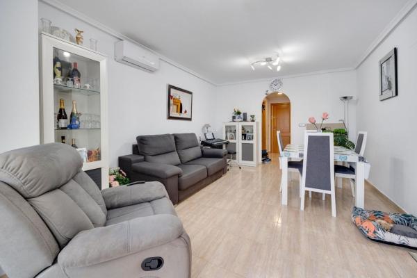 Sale of flat in Piso en Calle Zoa, Antonio Machado, Torrevieja, Torrevieja
 photo 4