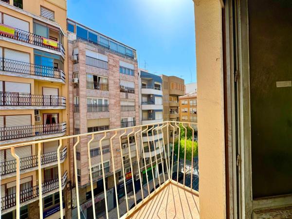 Продажа квартиры на Piso en Calle Vicente Blasco Ibáñez, Pont Nou-Corazón de Jesús, Elche / Elx, Эльче / Эльх
thumbnail 1