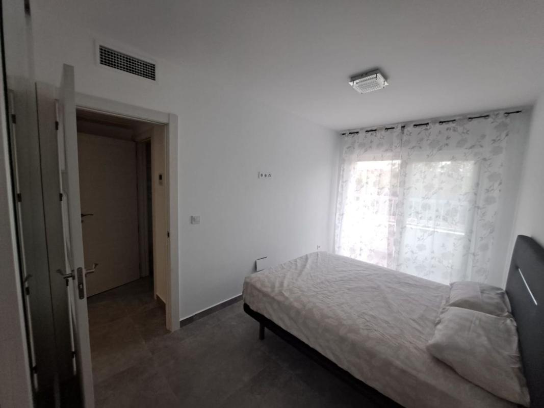 Venta de piso en Piso en Gregorio Maranon, 11, Puerto Deportivo, Torrevieja, Torrevieja
 photo 4
