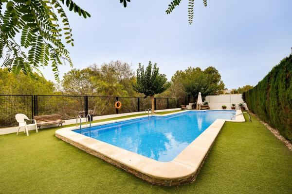 Casa o chalet independiente en Calle Laguna Rosa, Los Balcones - Los Altos del Edén, Torrevieja photo 4